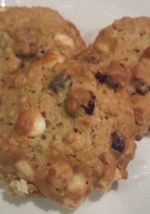 A picture of Oatmeal Cranberry White Chocolate Chunk Cookies.