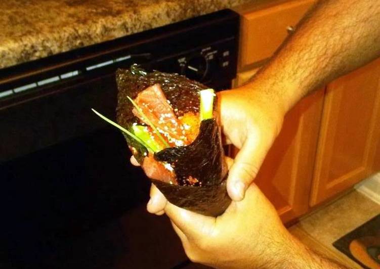How to Make Speedy Spicy Tuna Hand Roll