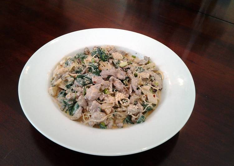 beef noodles with spinach and coconut/curry vinaigrette