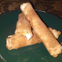 A picture of Nikki's Cinnamon bread rolls.