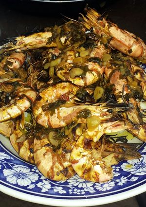 A picture of Prawns with Jack Daniels Sauce.
