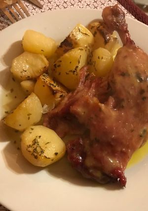 Una foto de Confit de pato con salsa de naranja