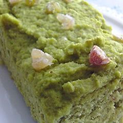 A picture of Flourless Okara Matcha Cake for Dieters.