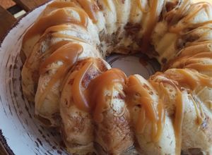 Una foto de Pudding de Croissants, Manzana y Toffee