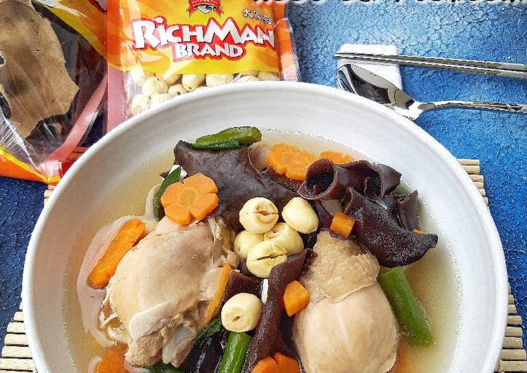 Resep !ENAK (3.17) Chicken Soup with Lotus Seed &amp; Wood Ear Mushroom ide masakan sehari hari