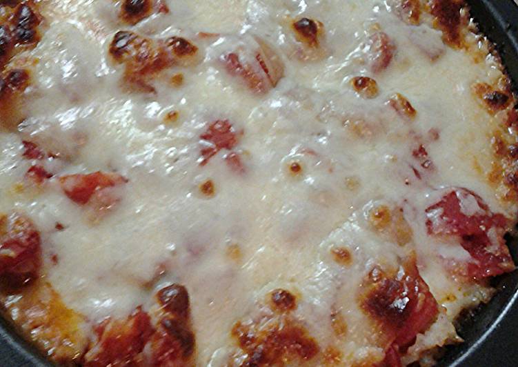 Cheesy, tomato ,and rice with a little meat pie Cheesy, tomato ,and rice with a little meat pie