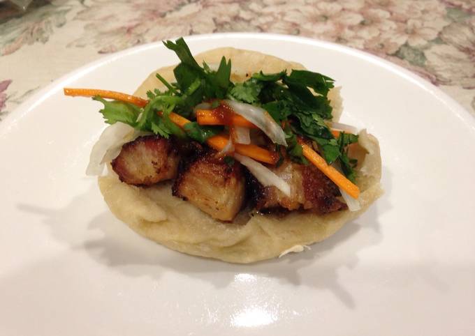 Siu Yuk Bao (Roasted pork belly sandwich)