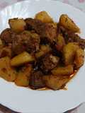 Patatas con carne al toro guisada