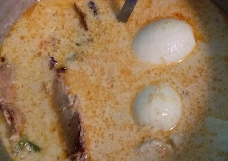 Cara Menyiapkan Kellah pateh (madura)/tenggiri kuah santan, Enak Banget