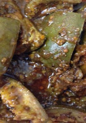 A picture of Aam Ka Achar (mango pickle).