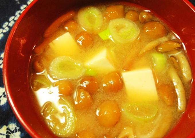 Recipe of Perfect Nameko Mushroom & Tofu Miso Soup