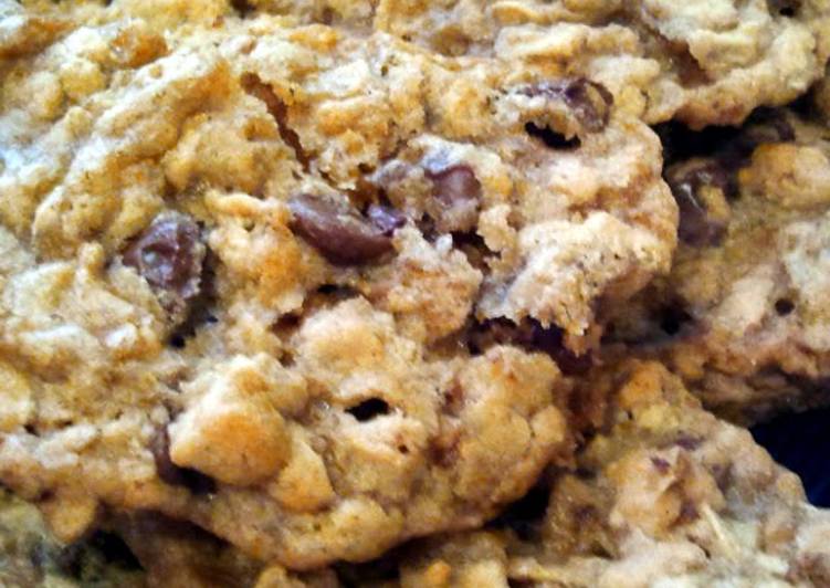 Recipe of Speedy Chocolate Lovers Chewy Oatmeal Cookies, Cookie.