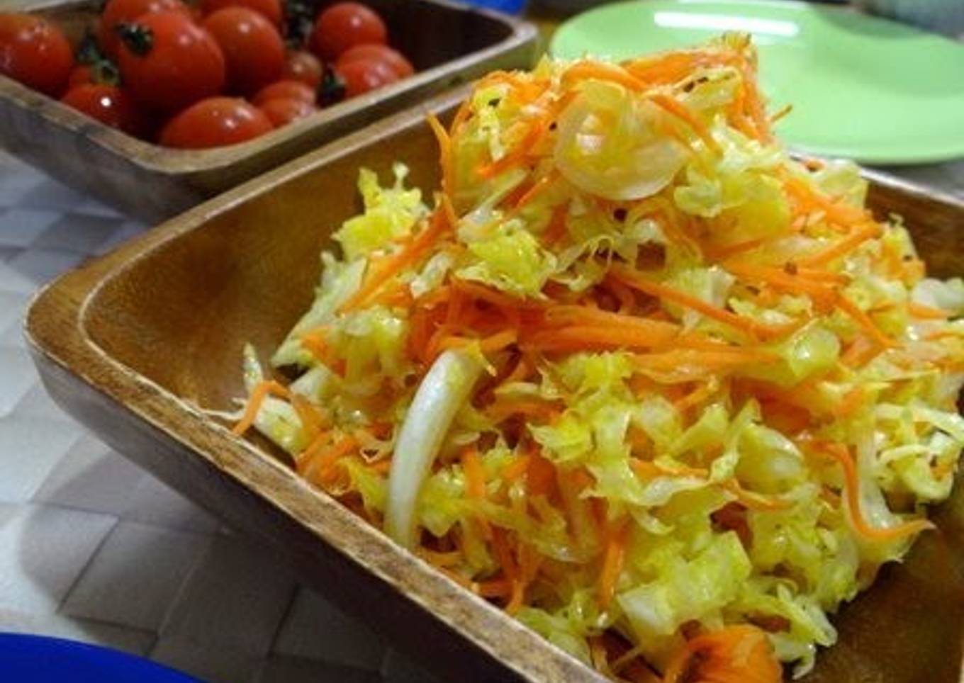 Cabbage salad with grated carrots