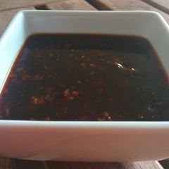 A picture of Asian-inspired Sweet & Spicy Garlic Sauce.