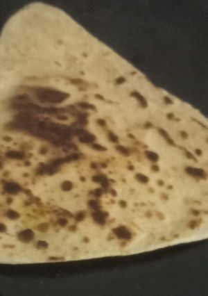 तिकोना पराठा (Tikona paratha recipe in hindi) रेसिपी मुख्य फोटो