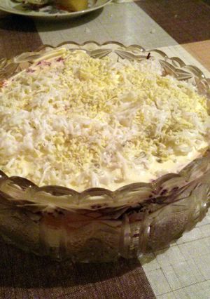 A picture of Russian holiday salad "pod shuboi" (under a fur coat).