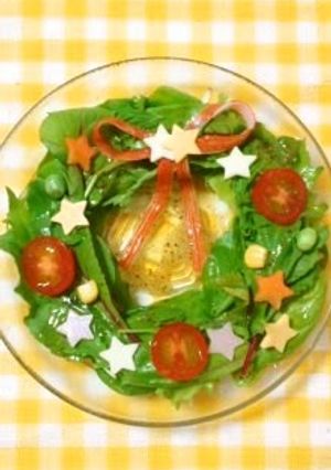 A picture of Christmas ☆ Simple and Fancy Wreath Salad.