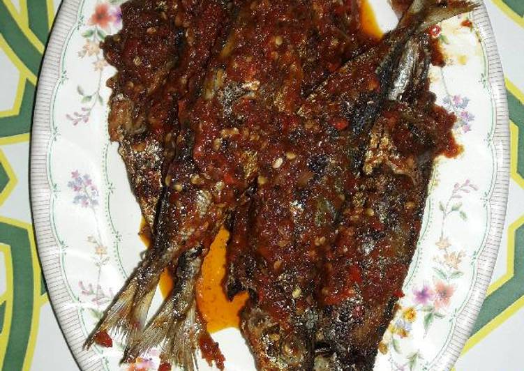 Resep Ikan Kembung Sambel Merah Lezat