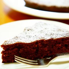 A picture of Gateau au Chocolat In a Frying Pan.