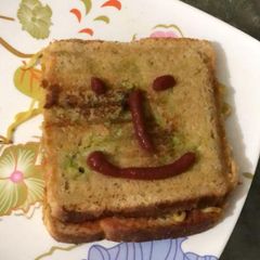 A picture of Maggi sandwich.
