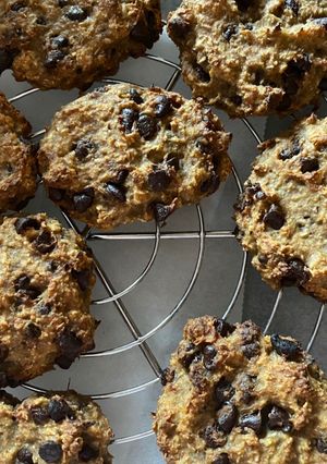 Una foto de Galletas de avena, plátano y pepitas de chocolate
