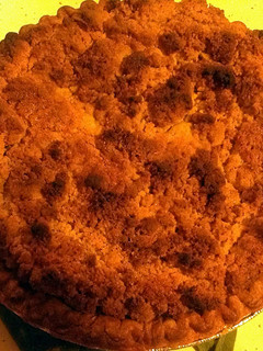 A picture of tys apple pie.