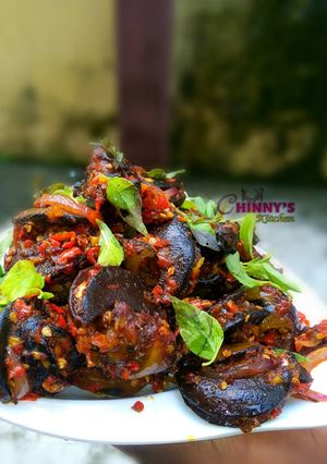 A picture of Peppered snail.