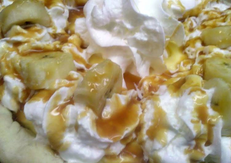 Steps to Make Favorite caramel banana cream pie