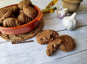 Foto principal de Biscotes integrales de ajo y perejil