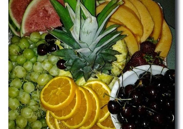 Simple Way to Prepare Homemade Colorful Fruit Platter