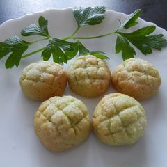A picture of Melon Bread-Style Avocado Cookies.