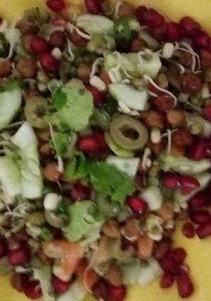 A picture of Mix sprouts salads.