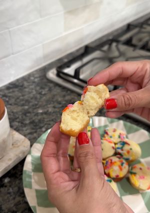 A picture of Mini Vanilla Muffins.