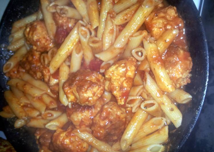 Recipe: Delicious pasta with chicken meatballs....