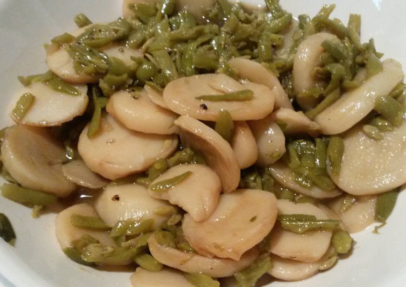 Green beans and diced potatoes