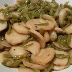 A picture of Green Beans and Slice Potatoes.