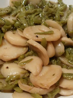 A picture of Green Beans and Slice Potatoes.