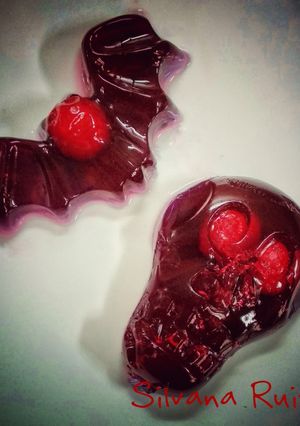 Una foto de 177.💀Gelatinas de fresa y arándanos con frambuesas🍓