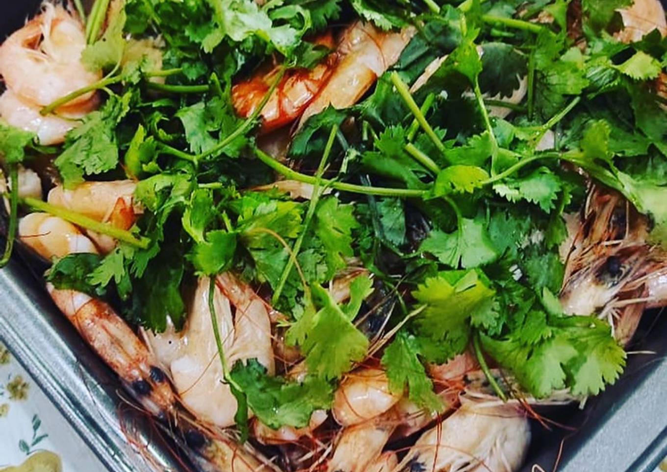 Udang rebus simple dan sambal nanas buat cocolan