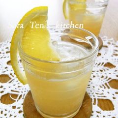 Grapefruit Ginger Ale for Healthy Summer Skin A picture of Grapefruit Ginger Ale for Healthy Summer Skin.