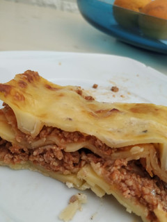 Una foto de Lasaña de carne y bechamel para 6 personas