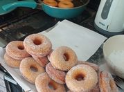 Una foto de donuts levadura seca