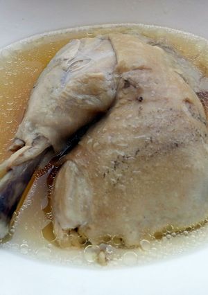 A picture of Chicken Soup With Essence Of Chicken.