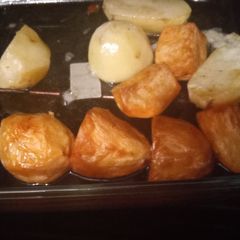 A picture of #Christmasgift Roast potatoes using just spray oil.