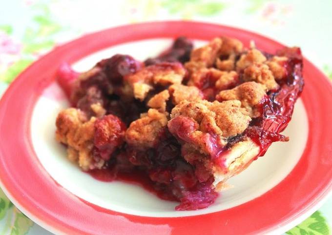 Simple Way to Make Super Quick Homemade Blueberry Crumble Pie