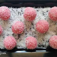 A picture of Beetroot ladoos.