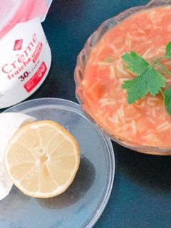Una foto de Fideos tiernos con verduras