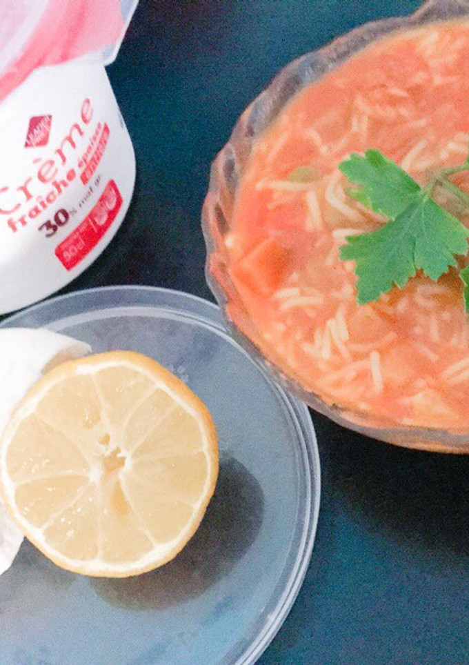 Una foto de Fideos tiernos con verduras