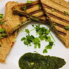 A picture of Curd veg sandwich.