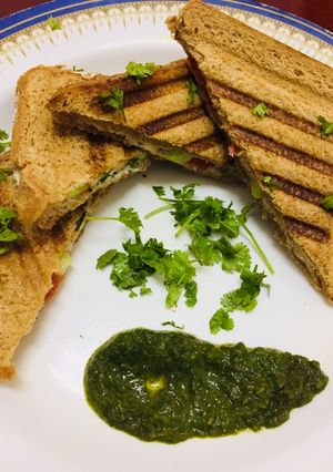 A picture of Curd veg sandwich.